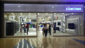 CLX Samsung reaperturó su tienda en Maracaibo