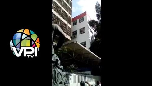Niños del JM de los Ríos gritan desde las ventanas que no han comido (VIDEO)