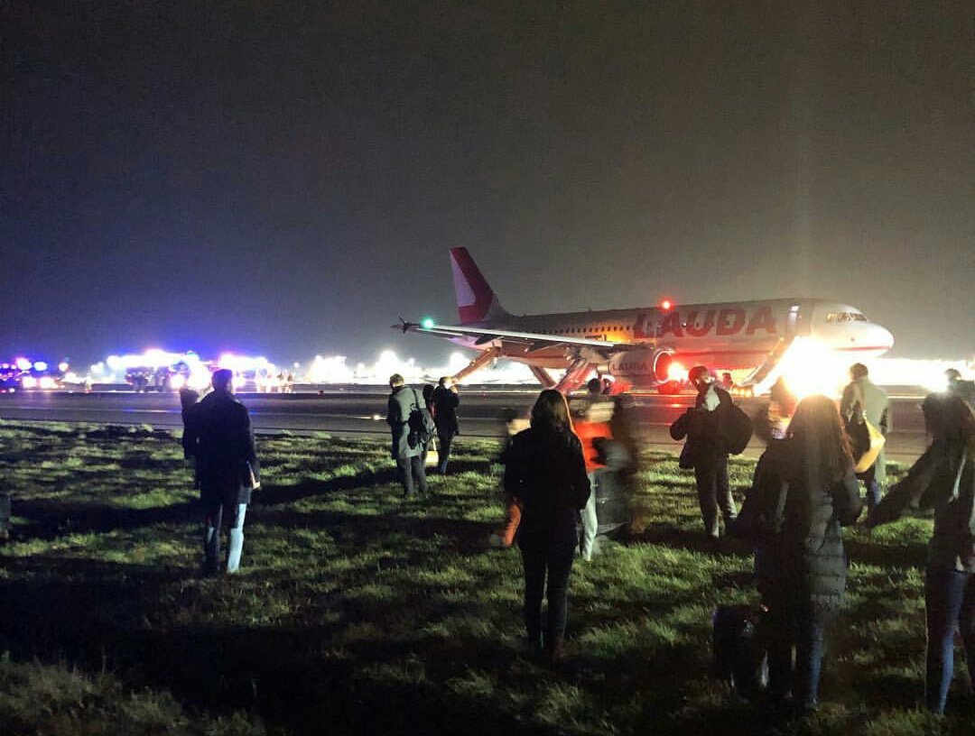 Ocho heridos en incidente al despegar un avión en aeropuerto de Londres