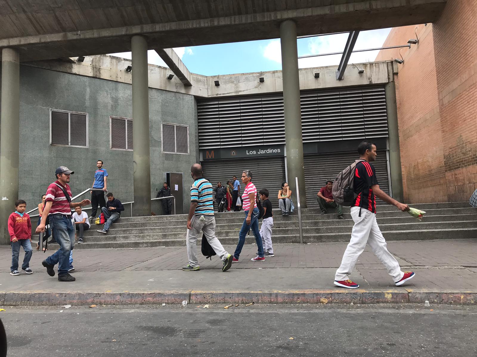Metro de Caracas sigue sin prestar servicio por apagón #12Mar