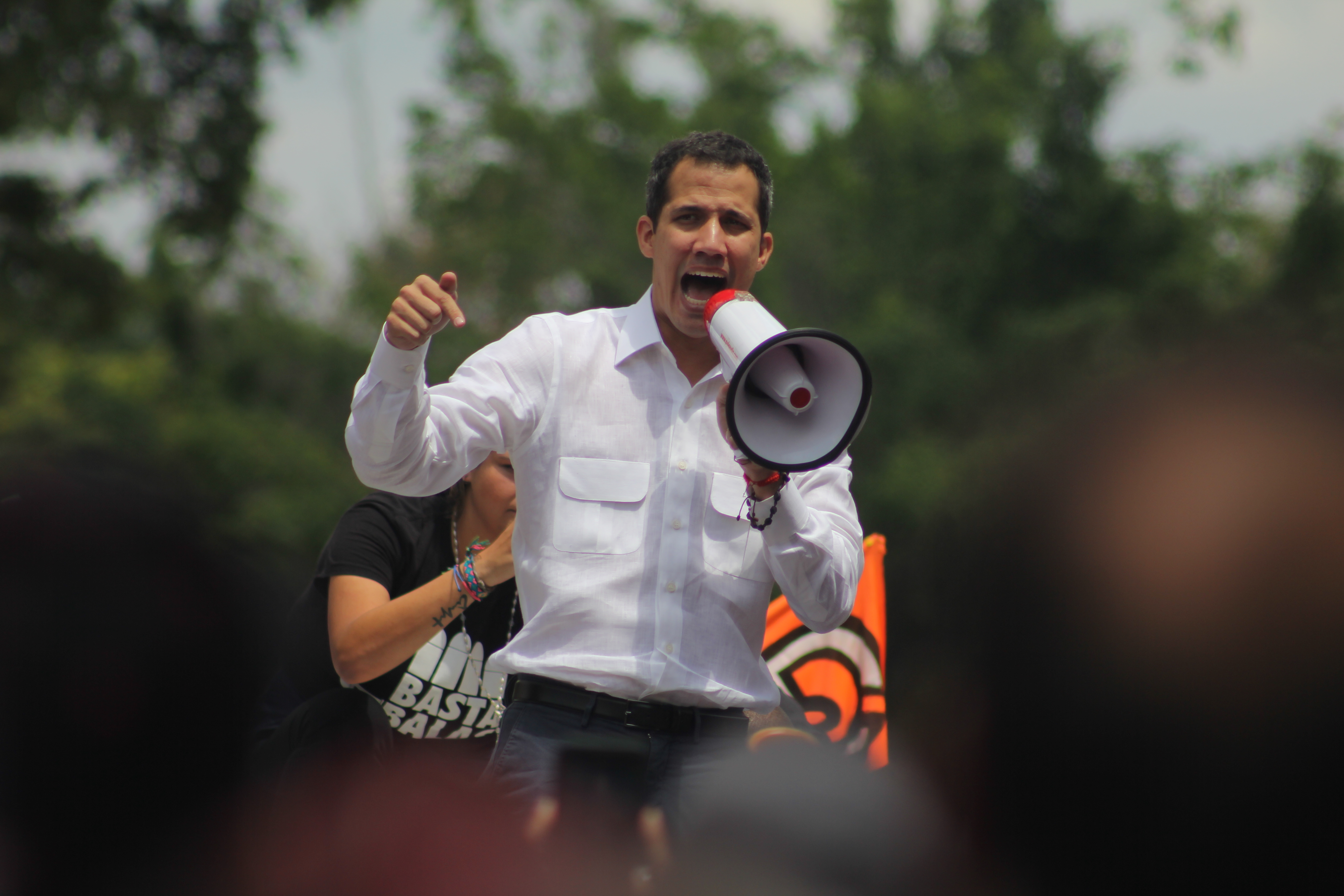 Guaidó decreta Estado de Alarma Nacional y pide no enviar más petróleo a Cuba (DOCUMENTO)