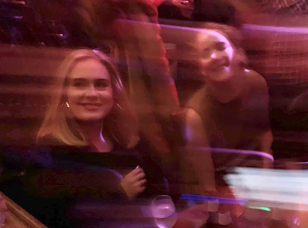 Los VIDEOS de la alocada noche de Adele y Jennifer Lawrence en un bar gay
