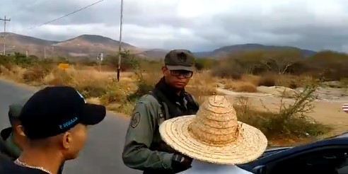 VIDEO: Momento en que la GNB impidió a periodistas cubrir la visita de la ONU a Uribana #17Mar