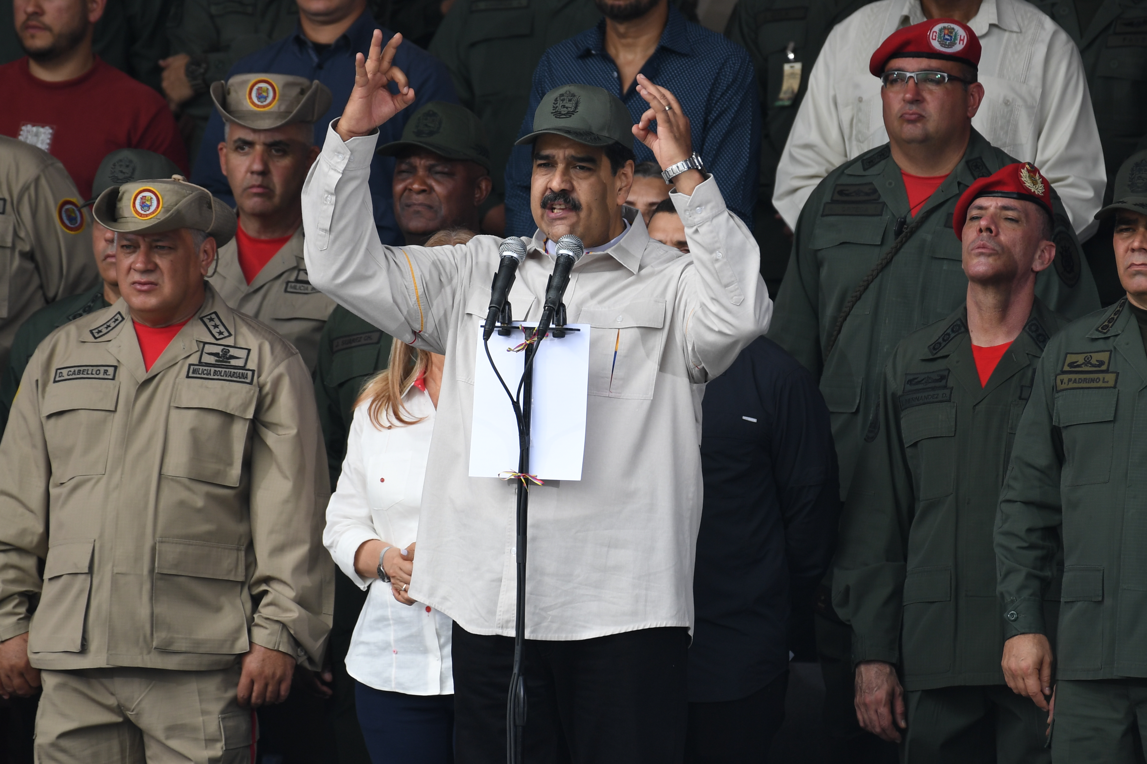 Maduro tacha de “ridículo” y “racista” a Pence y lo acusa de liderar un golpe de Estado