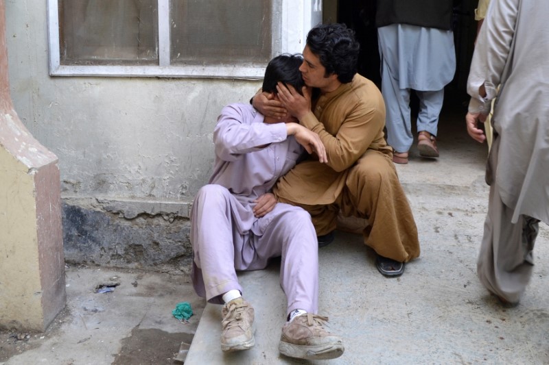 Ataque bomba en Pakistán mata a 16 personas