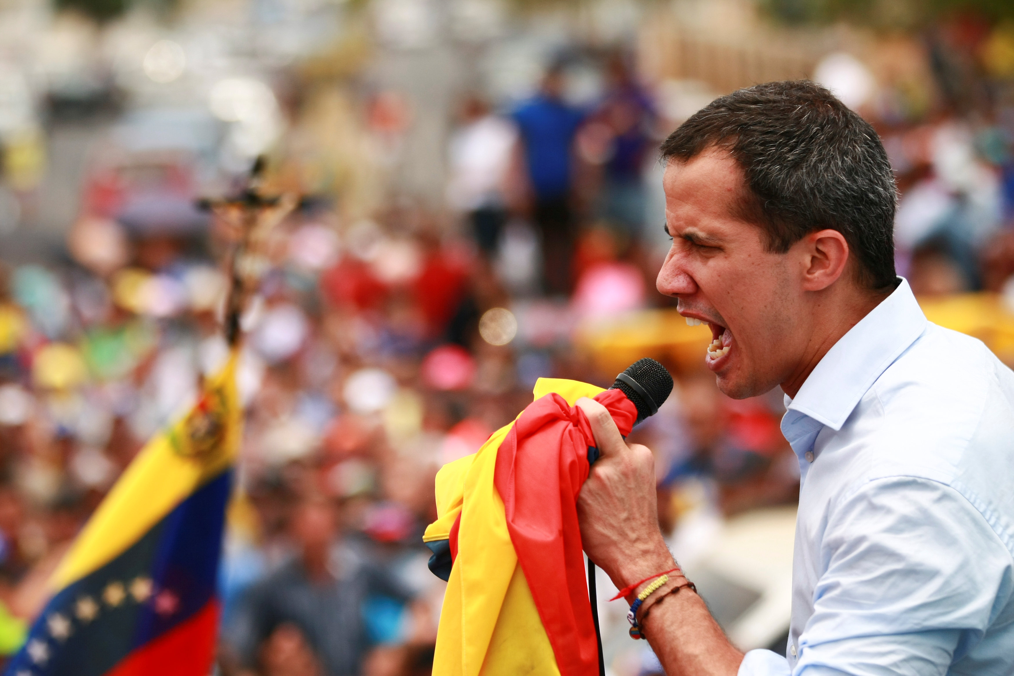 El gobierno de Guaidó espera que a fin de mes comience a sentirse el efecto de las sanciones a Maduro