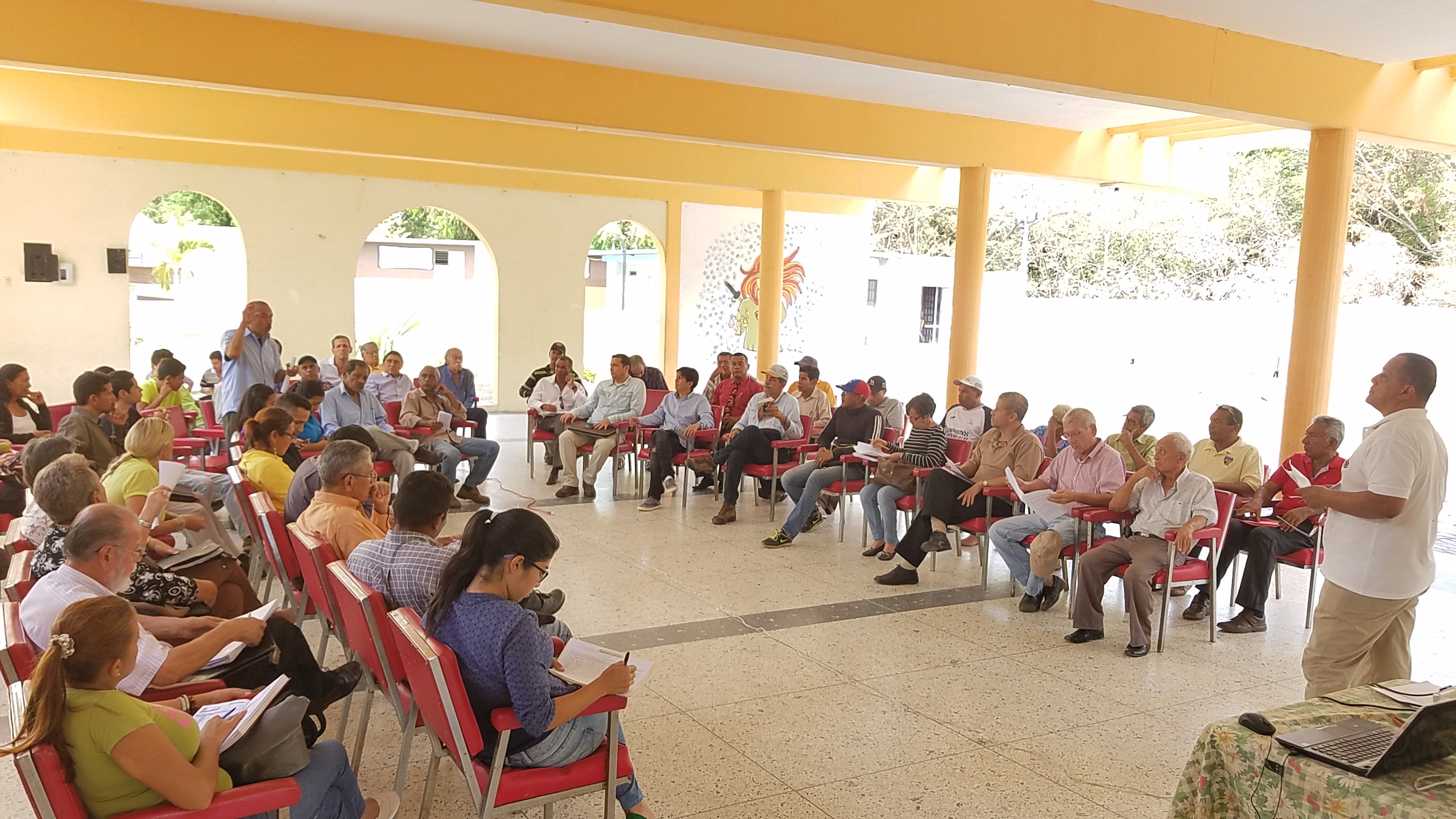 En Bolívar, Frente Amplio de  Profesionales abrió la discusión de la ley de garantía