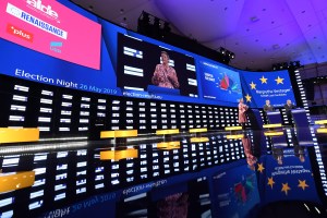 Partidos proeuropeos vencen elecciones a la Eurocámara, frente al auge de euroescépticos