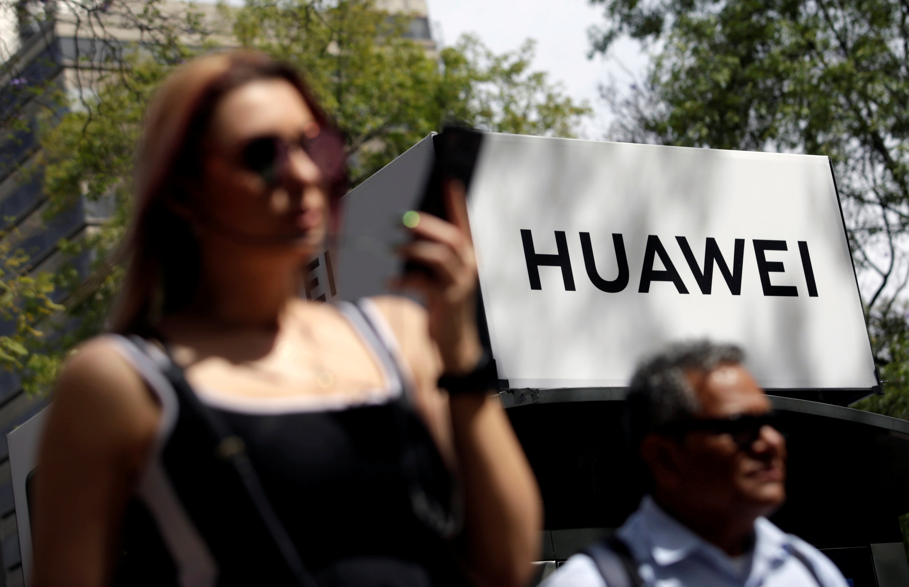 Británico Vodafone suspende sus compras de teléfonos 5G Huawei