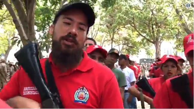 La lógica de estos chavistas armados es defender a Maduro “a pesar de la situación” (VIDEO)