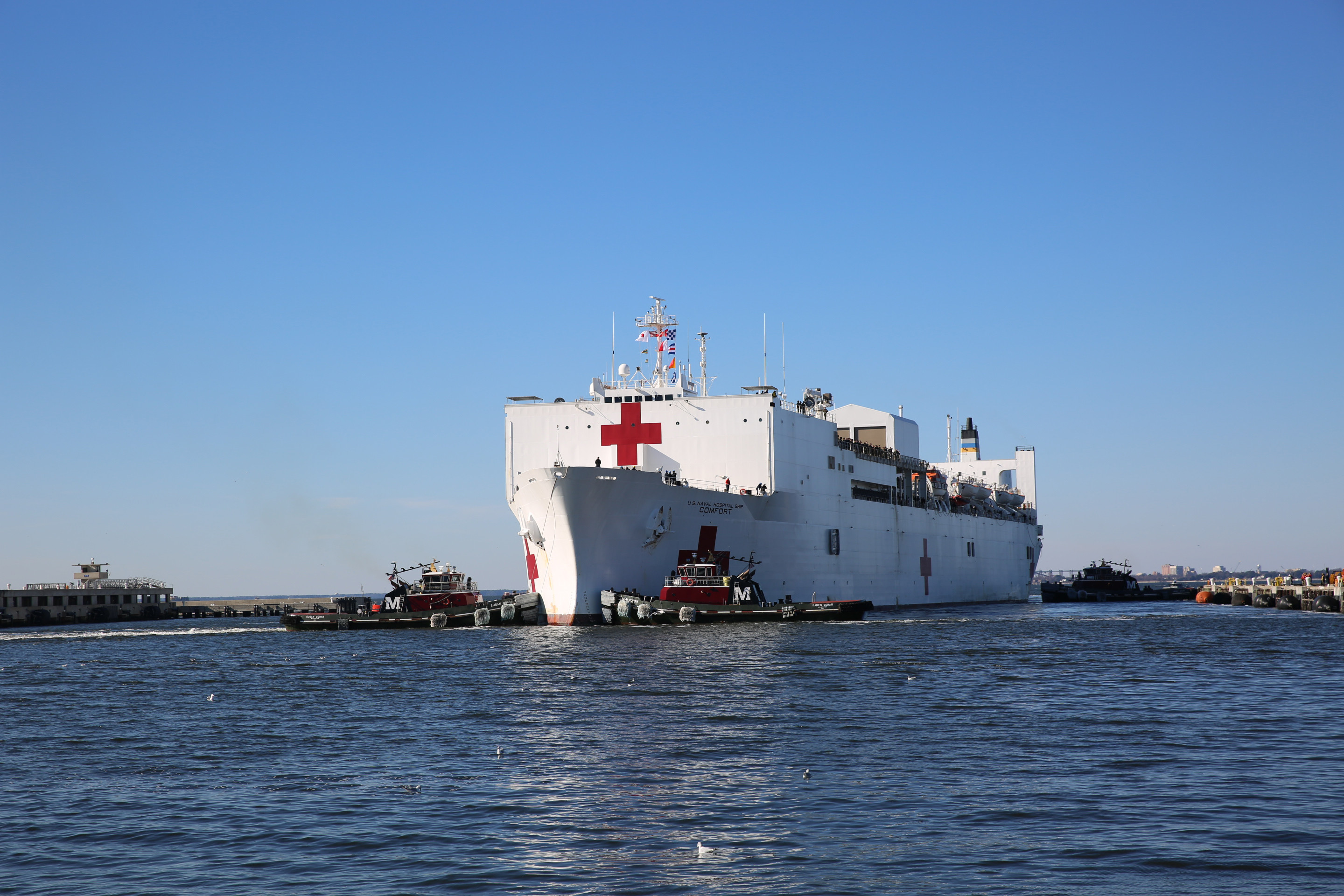 Buque hospital de EEUU zarpa para asistir a países impactados por crisis venezolana