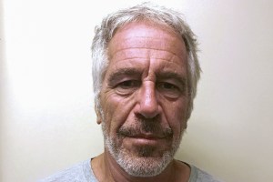 La Policía francesa busca víctimas y testimonios del caso Epstein