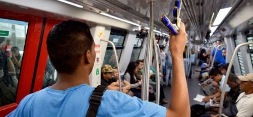 A los 42 años de su creación, el Metro de Caracas sobrevive entre la decadencia chavista (Fotos)