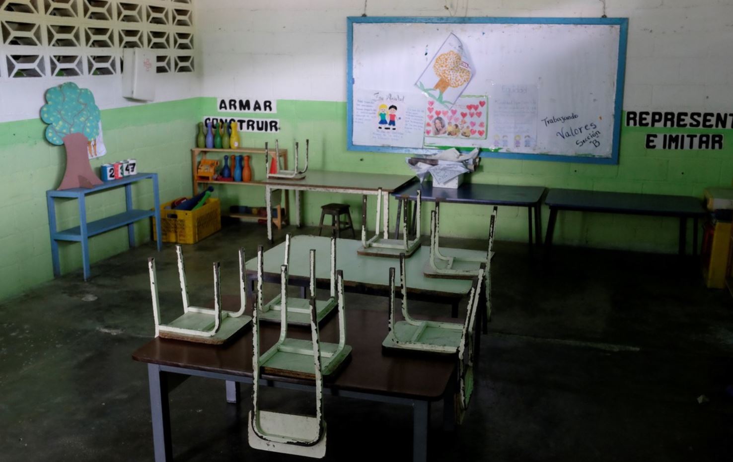Más del 20 % de los estudiantes venezolanos faltan a clases para trabajar