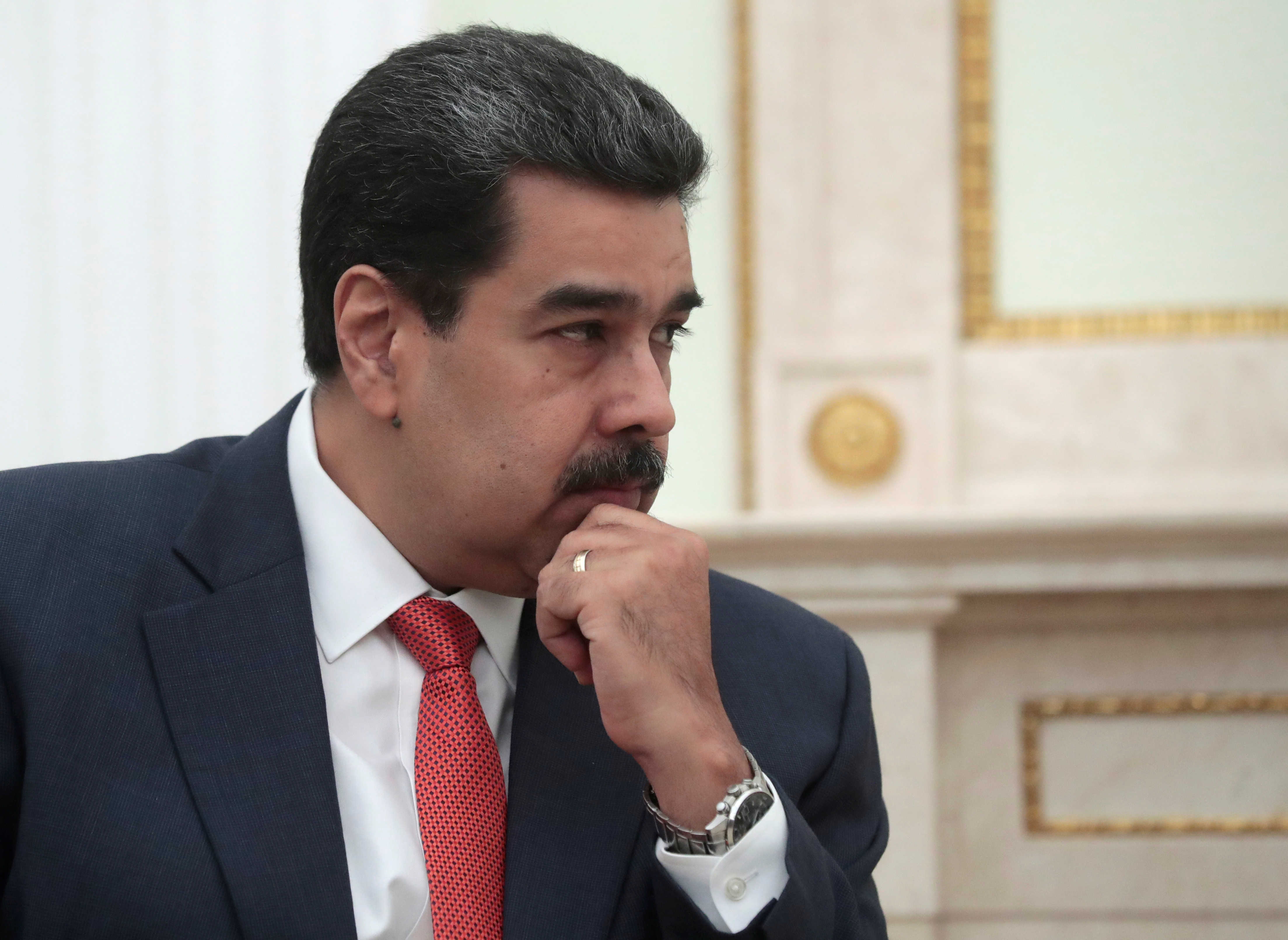 ¿Qué pasó Nicolás, no hay champú en Rusia?… Del 1 al 10 cuánto es el caspero de Maduro (FOTOS)