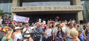 Maestros exigen al régimen de Maduro un salario base de 600 dólares #9Oct (VIDEO)