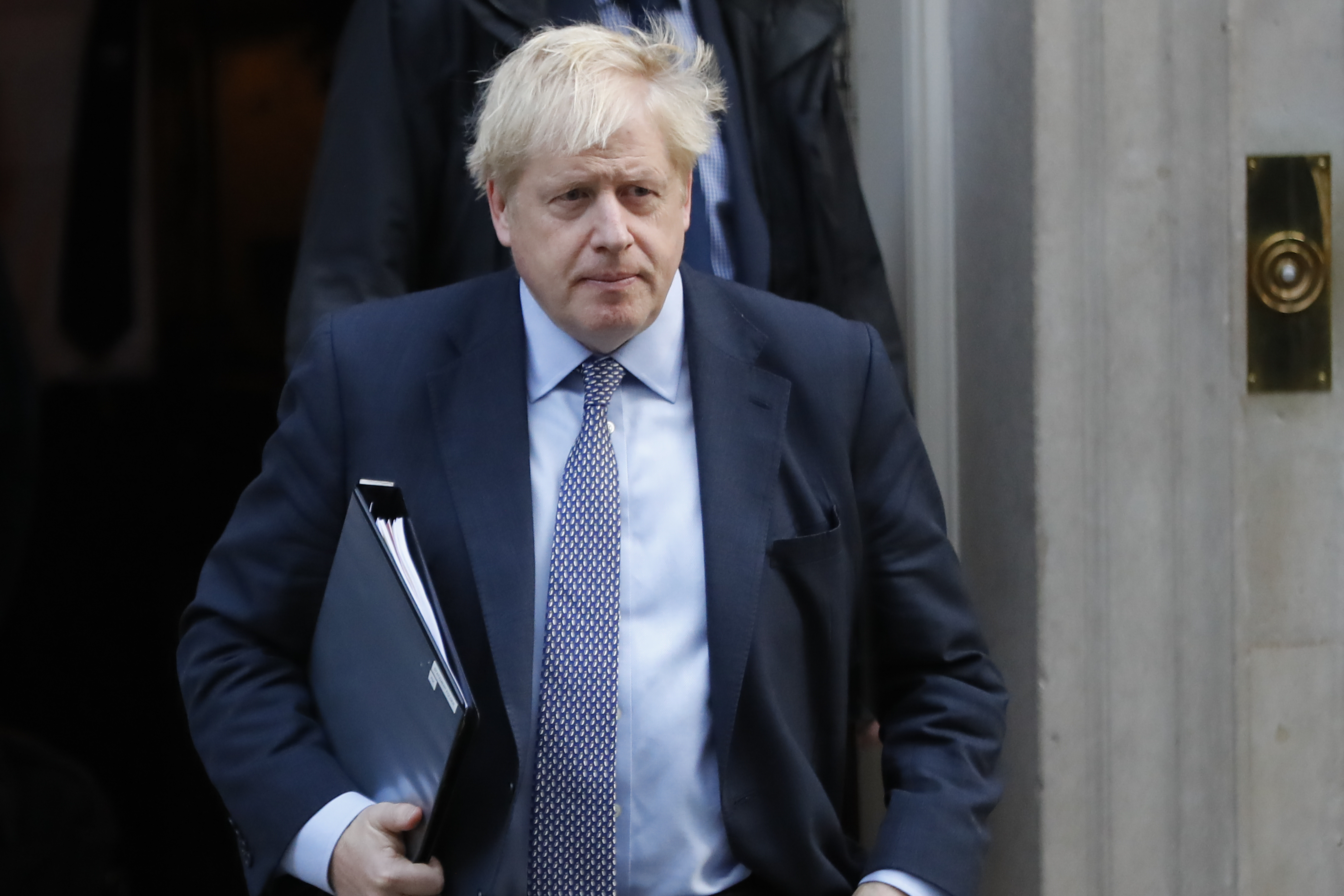 La salud de Boris Johnson se deteriora y es llevado a cuidados intensivos