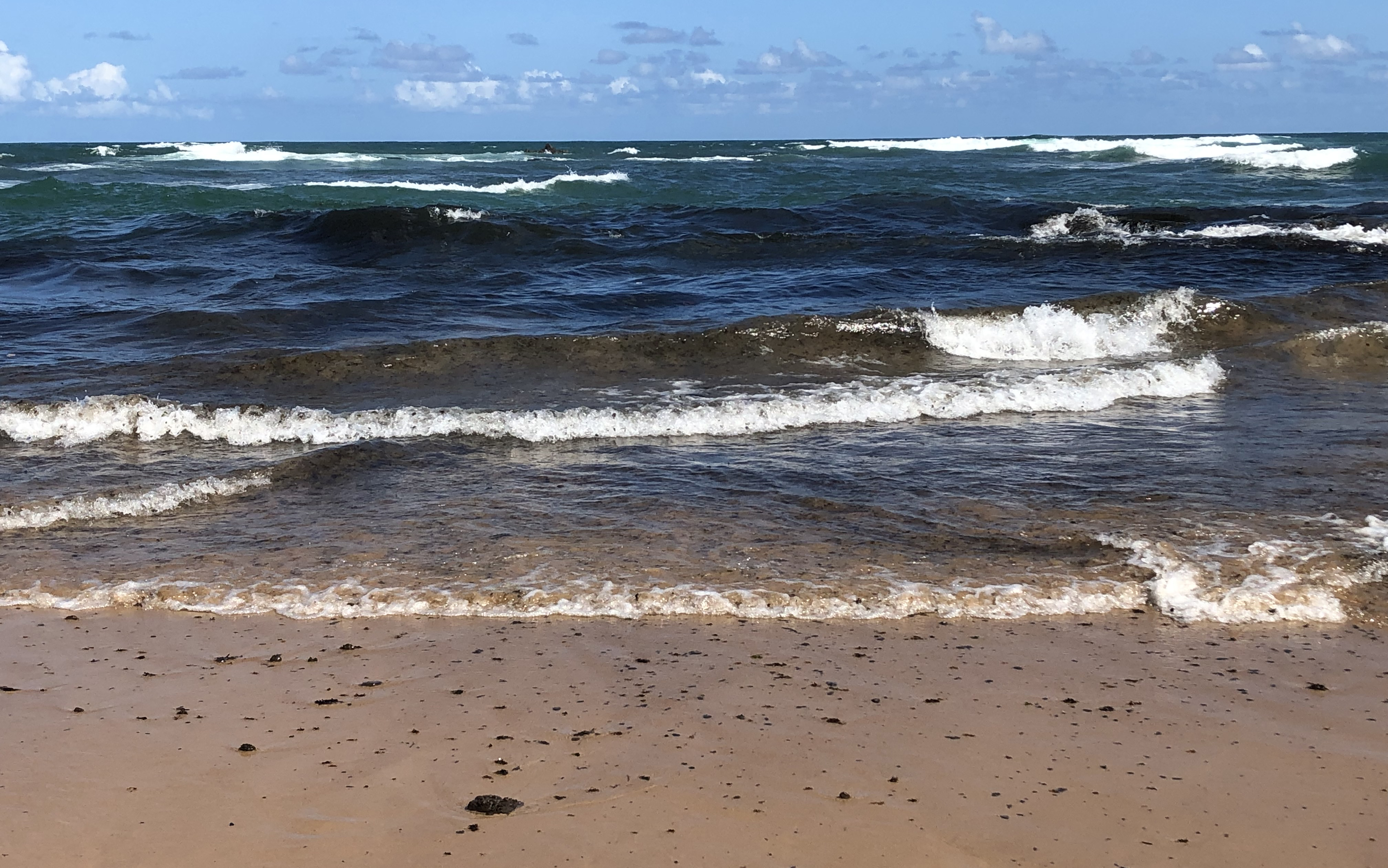 Manchas de petróleo venezolano llegan a playas paradisíacas de Brasil