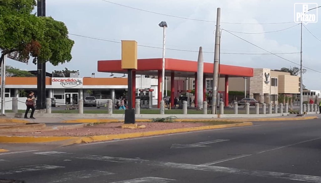 ¿Qué más te puede pasar?…. Maracaibo amanecen sin gasolina #9Oct (fotos)