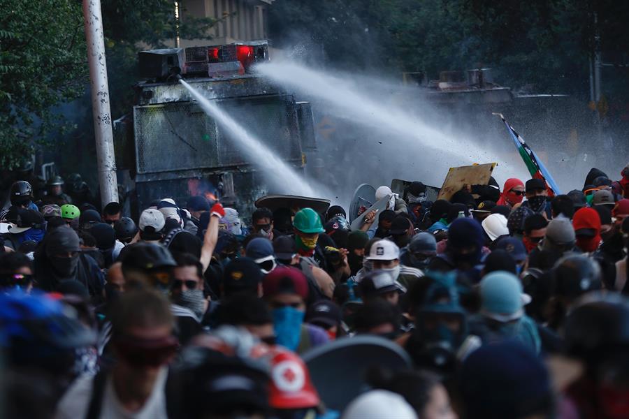 Chile no contempla prohibir manifestaciones en prevención al coronavirus