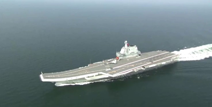 China aumenta su potencia militar con la entrada en servicio de segundo portaaviones