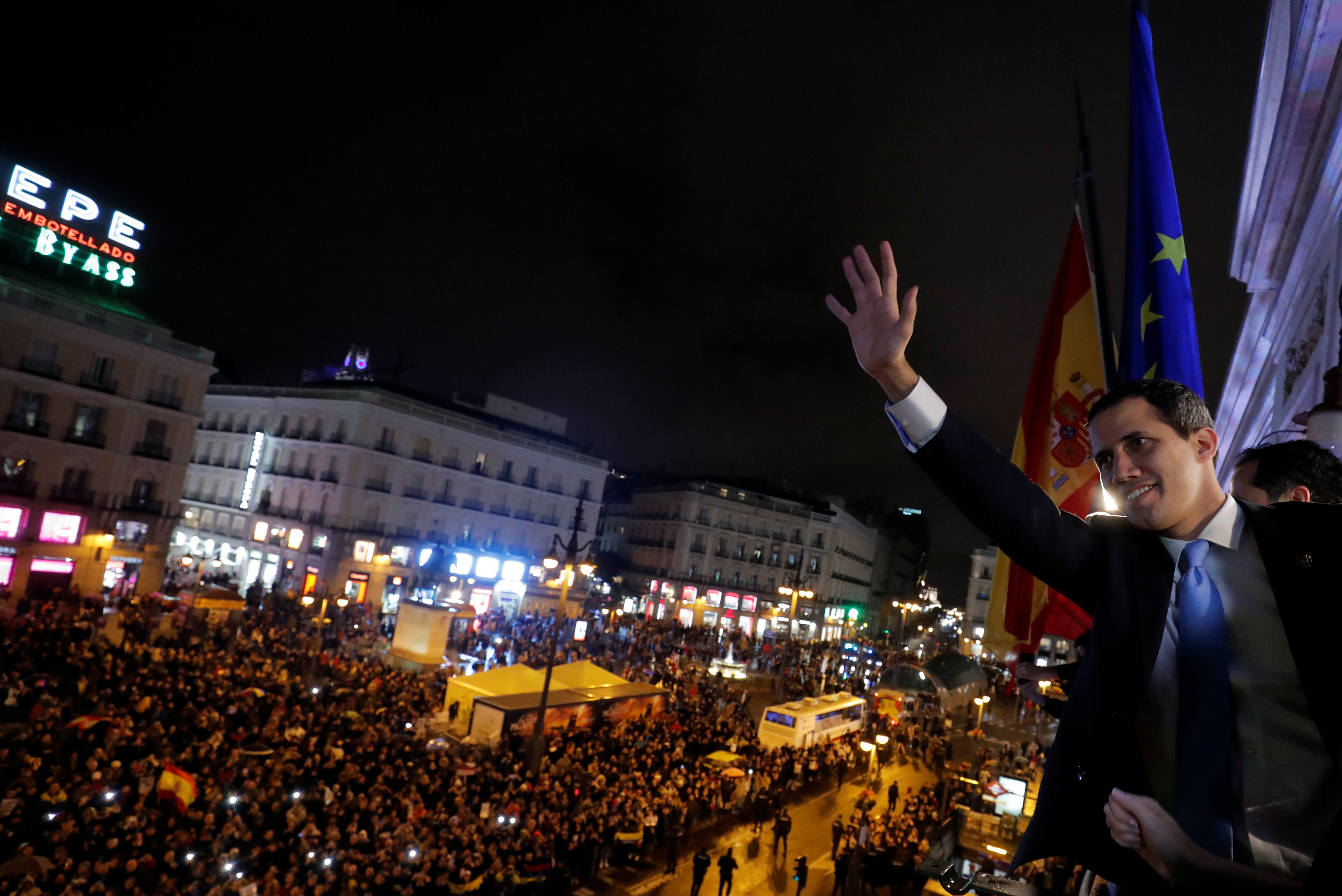 Guaidó conquista la Puerta del Sol