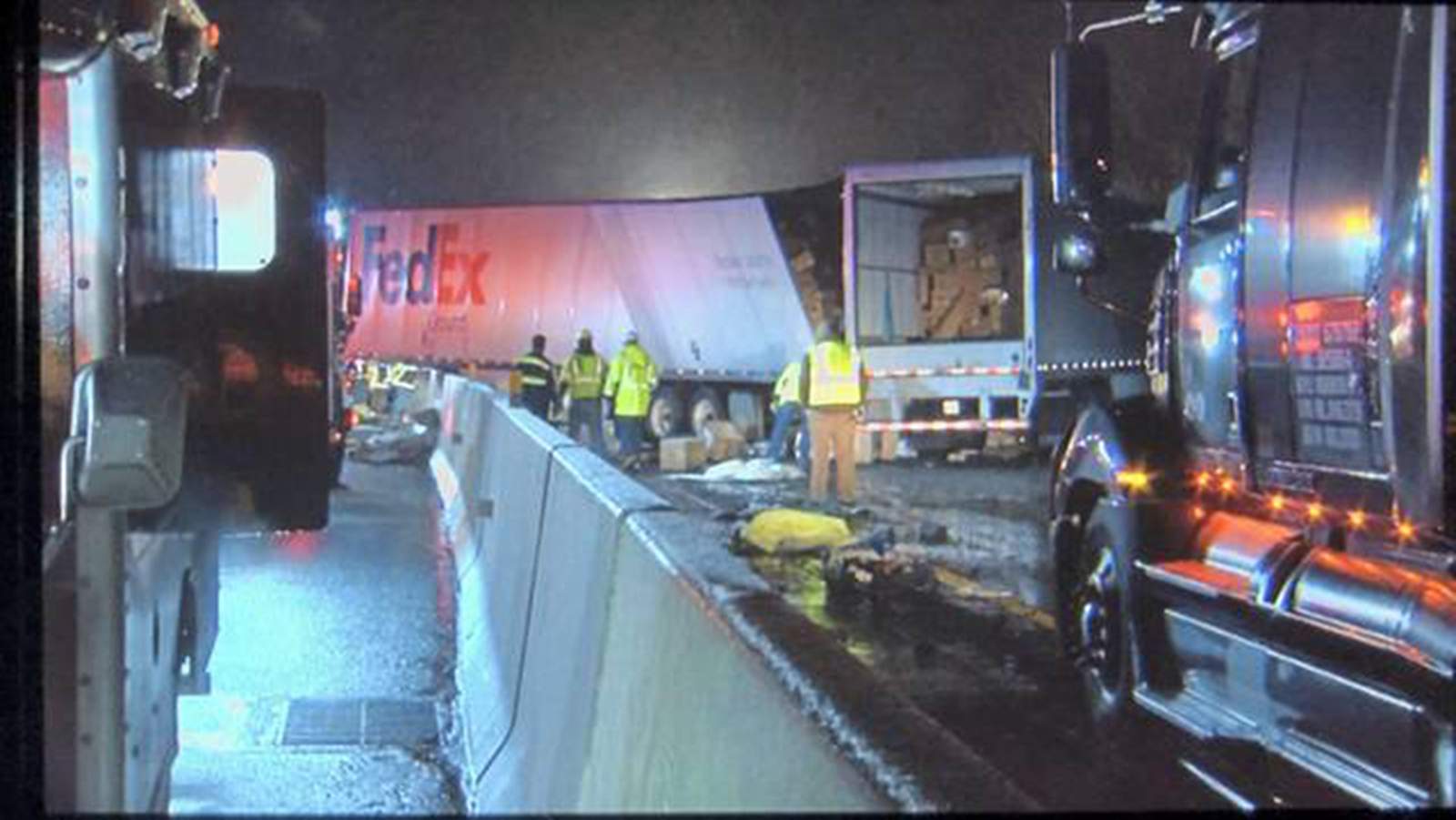 Cinco muertos y docenas hospitalizados en accidente de Pennsylvania Turnpike