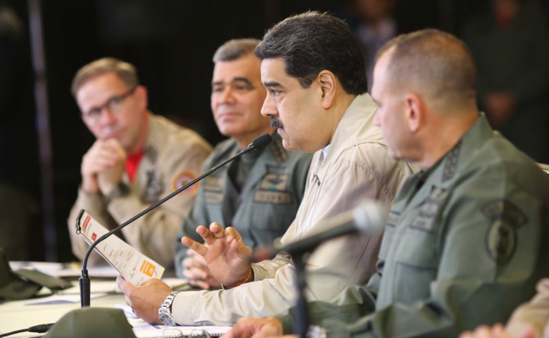 Un Maduro preocupado ordenó nuevos ejercicios militares para mediados de febrero