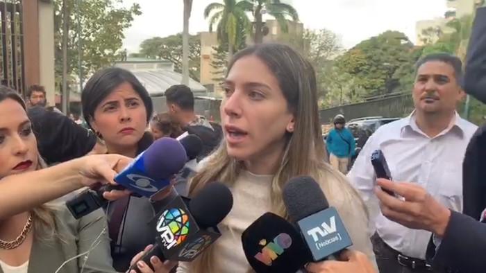 Fabiana Rosales desde la casa de Juan Márquez: Si esta es la respuesta a las sanciones, están equivocados (VIDEO)