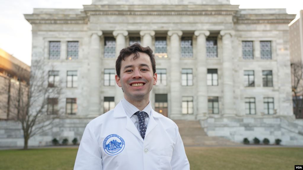 Julián Villalba, el médico venezolano que lucha contra la tuberculosis en Harvard (Video)