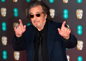 La repentina caída de Al Pacino en la alfombra roja de los BAFTA (Fotos)
