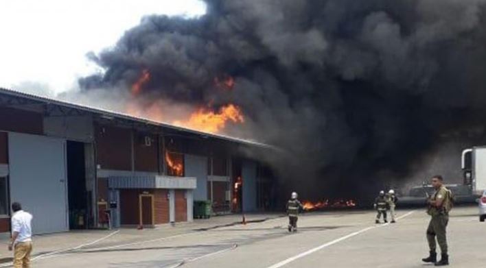 Cuatro muertos por fuerte explosión e incendio en bodegas de Chile