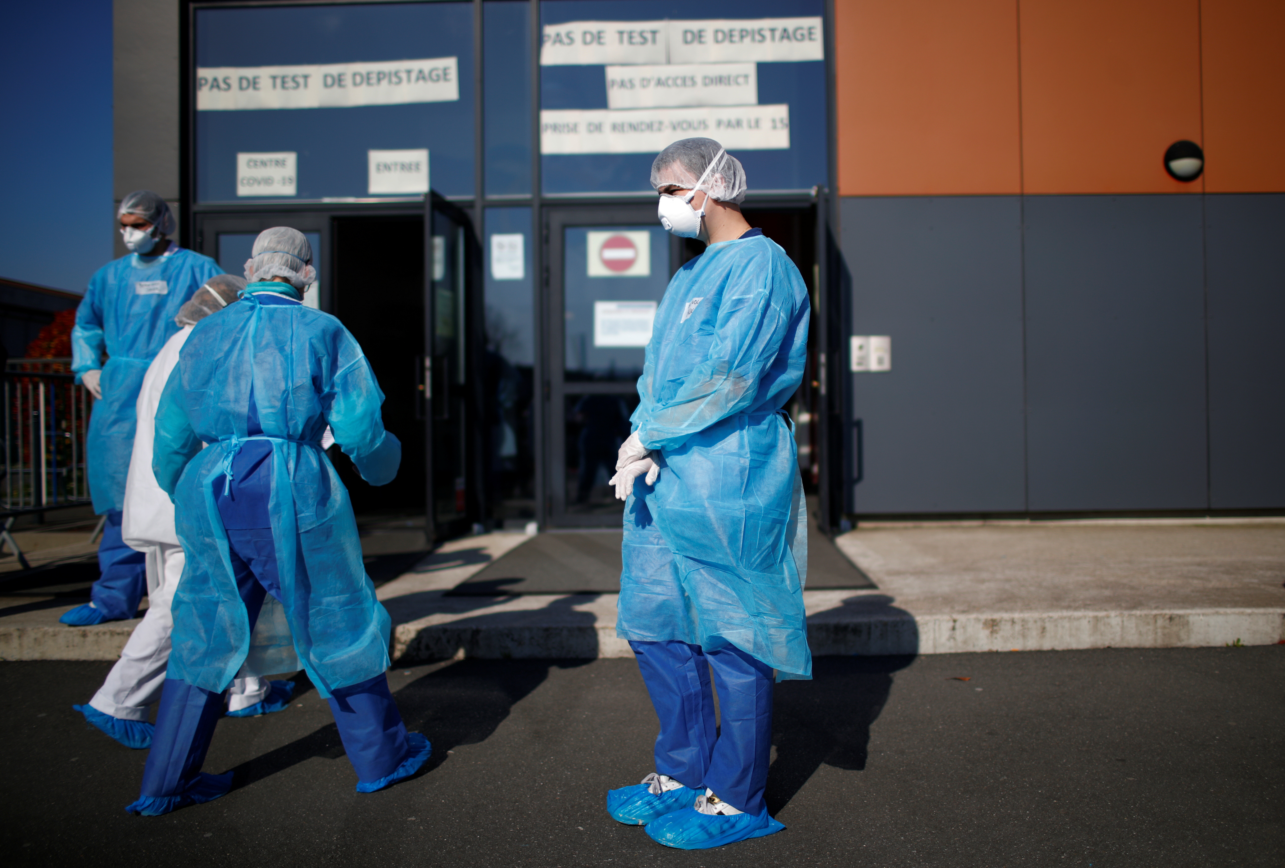 El calvario de una madre por la muerte de su hija de 16 años por coronavirus en París