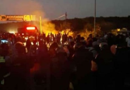 En frontera colombo-venezolana, asaltaron una gandola con insumos para la cuarentena por el coronavirus (fotos y videos)