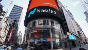 Wall Street cierra mixto y el Nasdaq despide su peor semana desde marzo