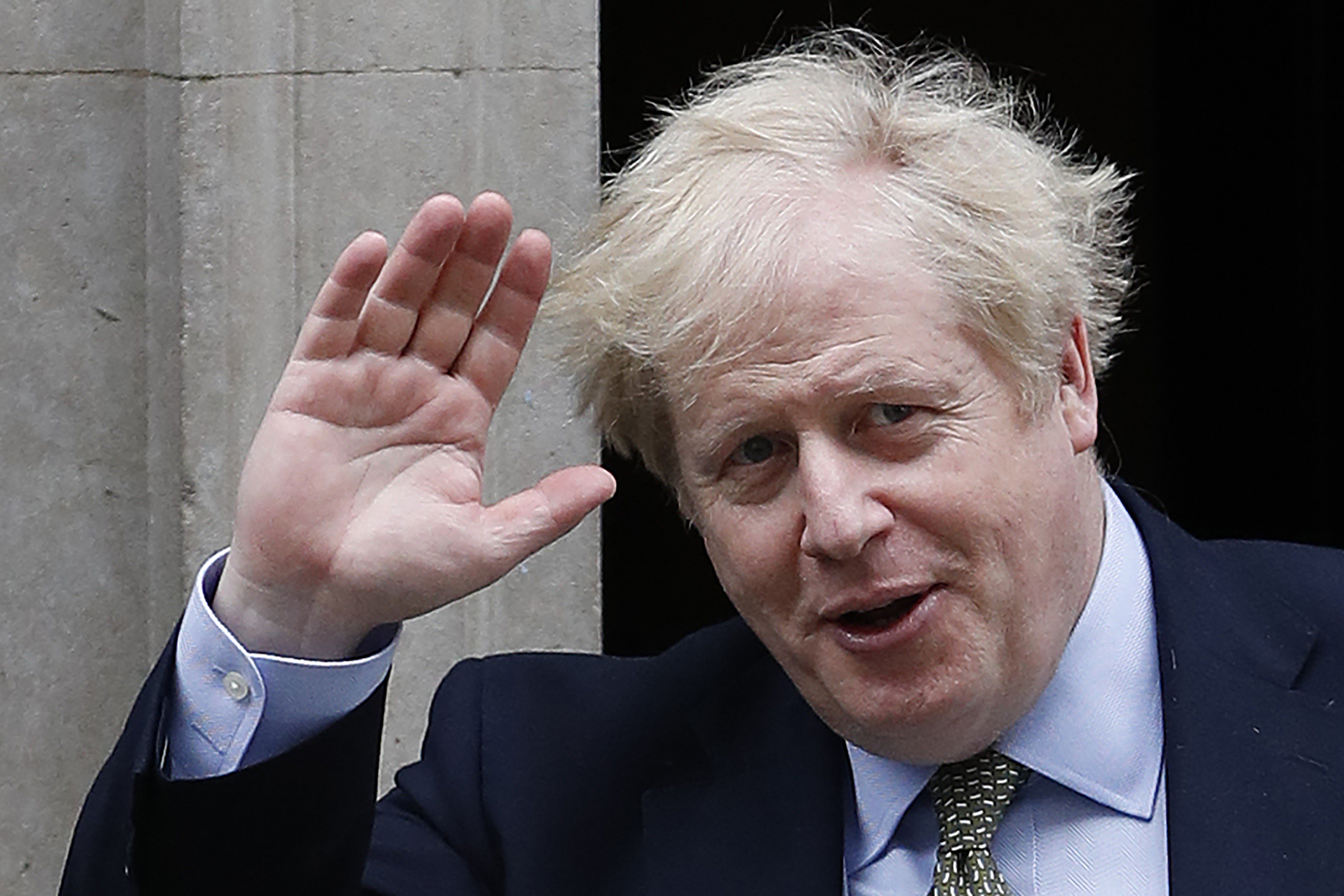 Boris Johnson apareció en público por primera vez tras superar el coronavirus