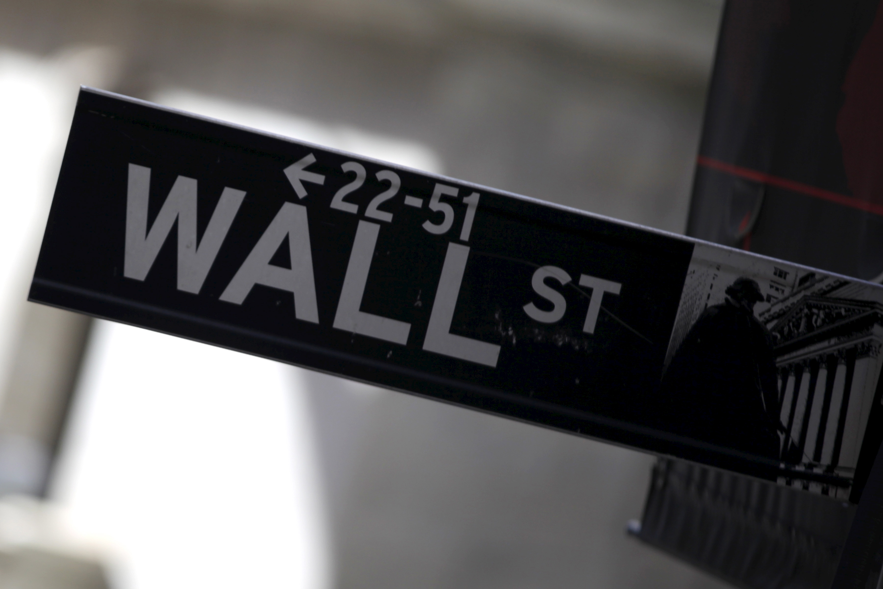 Wall Street sube el viernes pero baja en la semana