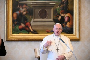 El papa Francisco elogia a estudiantes y maestros y sus nuevos caminos en la enseñanza