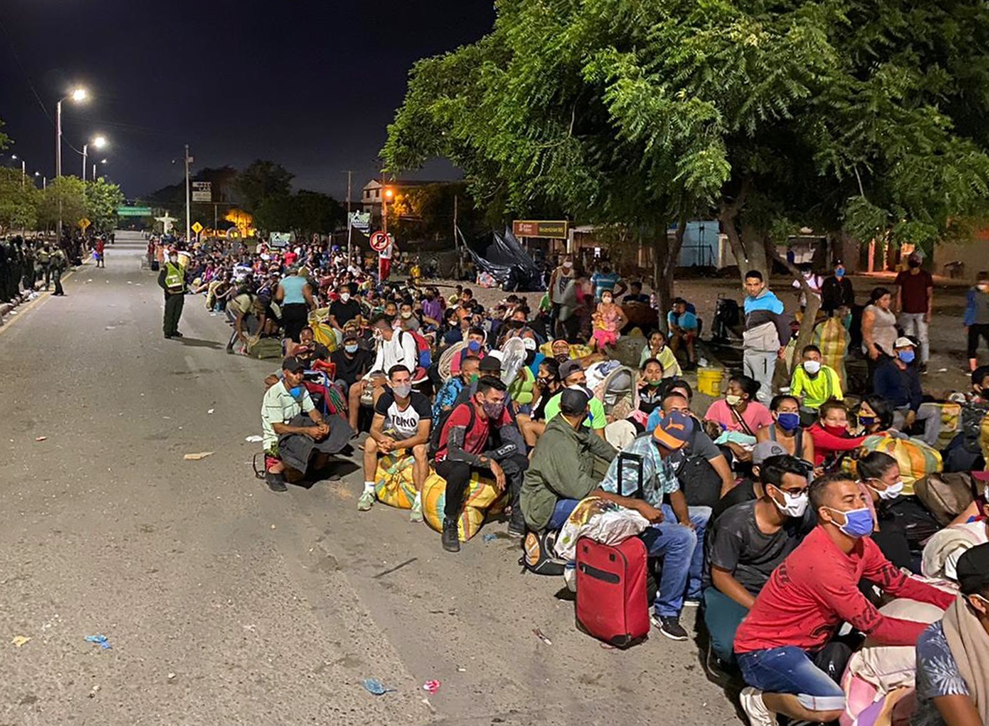 Denunciaron que Maduro paga a migrantes venezolanos para que sigan varados en Bogotá (Video)
