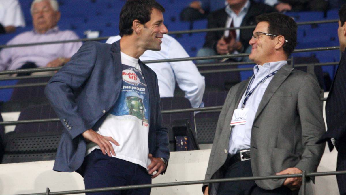 Van Nistelrooy desmiente a Capello y niega que el vestuario del Madrid olía a alcohol