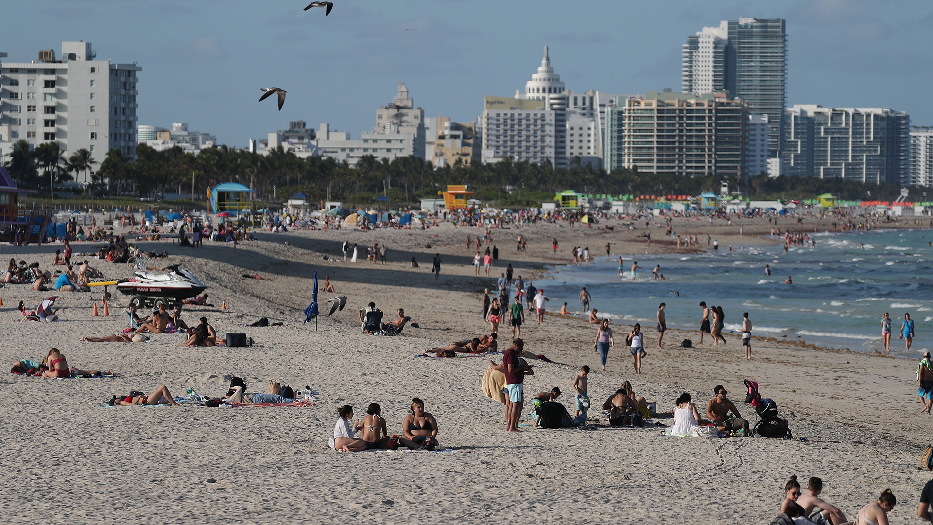 Miami-Dade y la ciudad de Miami abren sus playas