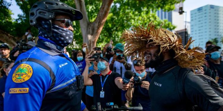 Continúan las protestas en Miami y Fort Lauderdale termina en aparente calma