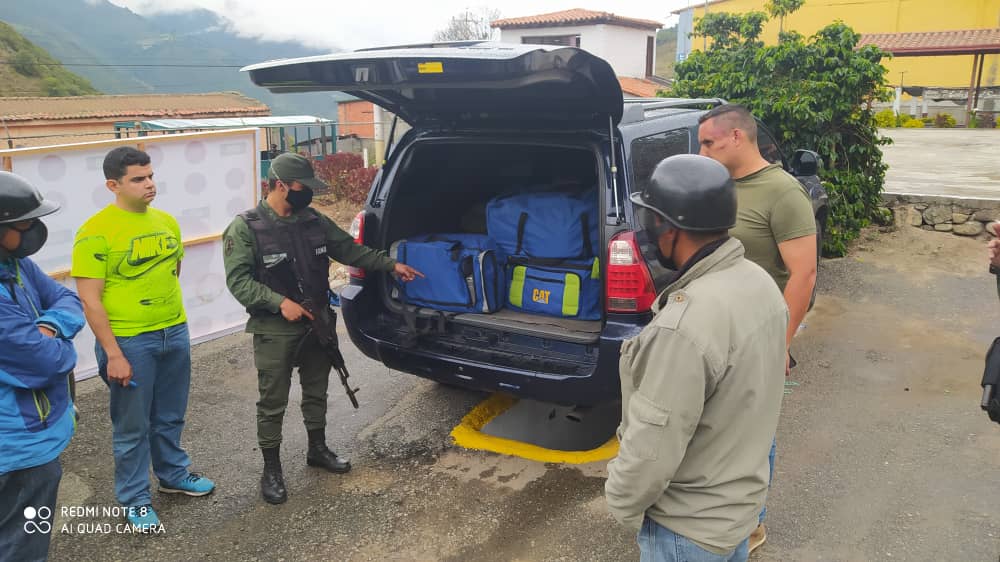 Incautan más de 230 kg de cocaína y detienen a un primer teniente