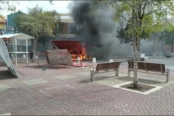 Caos en Curazao: Manifestación se sale de control y provoca disturbios e incendios en la capital (Fotos y video)