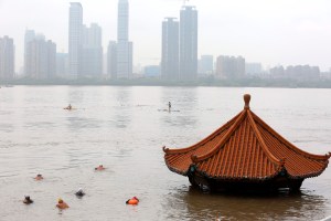 La ciudad china de Wuhan, en alerta roja por inundaciones