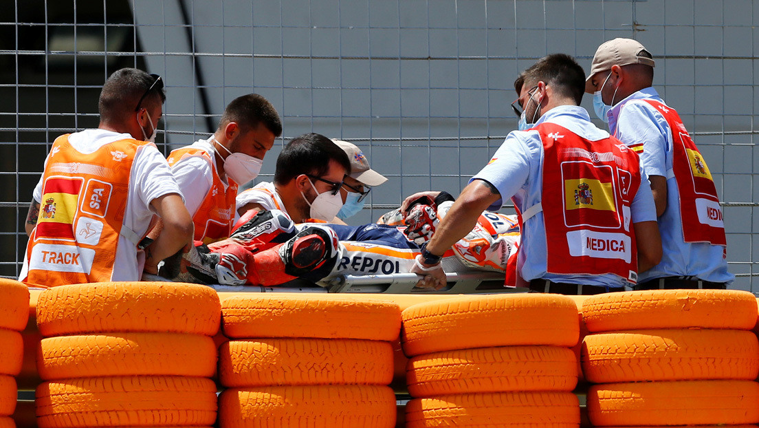 Marc Márquez, seis veces campeón de la MotoGP, sufrió terrible accidente en la pista y deberá ser operado (VIDEO)
