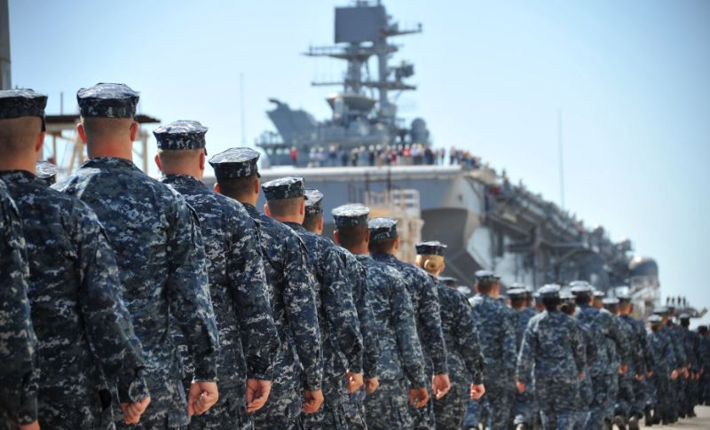 Un marine muerto y ocho desaparecidos en accidente en aguas de EEUU