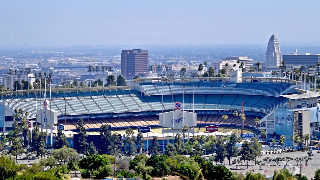 Estadio de los Dodgers quedó bajo el agua tras el paso del huracán Hilary (Video)