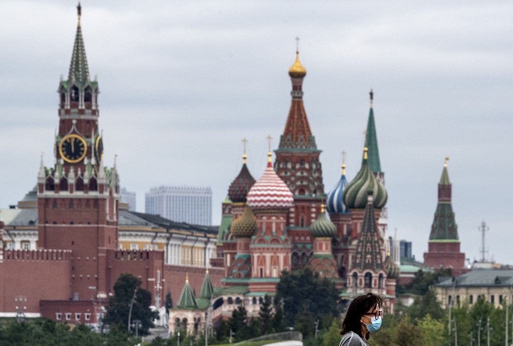Rusia sufre fuga de cerebros que huyen de Putin mientras otros países buscan aprovecharlos