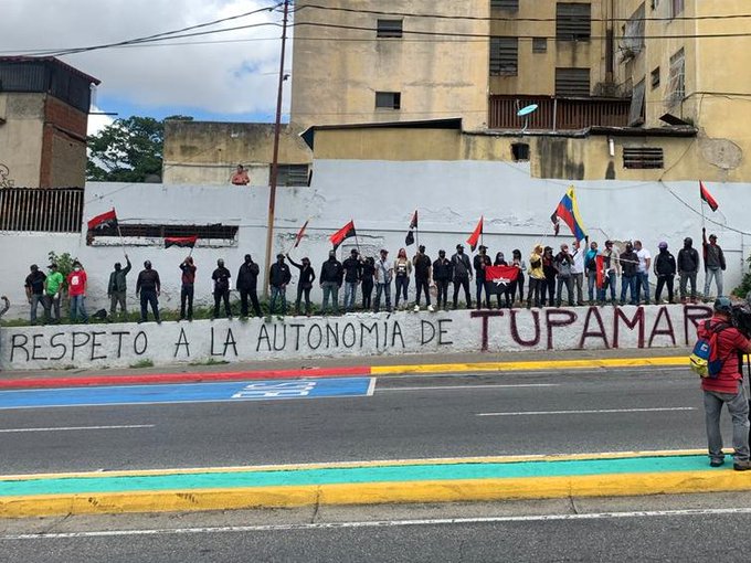 LA FOTO: Tupamaros protestan en contra de Maduro frente a la sede del TSJ #20Ago